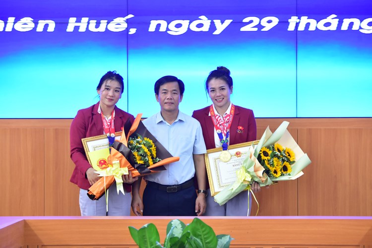 Thừa Thiên Huế khen thưởng các vận động viên đạt thành tích xuất sắc tại SEA Games 32 - Anh 2