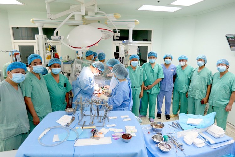 “Trái tim Hà Nội” cứu sống bệnh nhân 31 tuổi ở Huế - Anh 1