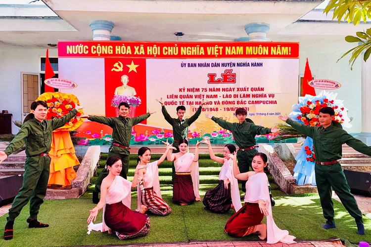 Kỷ niệm 75 năm ngày xuất quân tình nguyện Việt - Lào làm nhiệm vụ quốc tế tại Lào và Campuchia - Anh 2