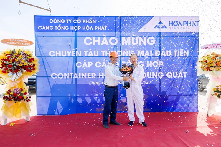 Cảng tổng hợp Container Hòa Phát Dung Quất đưa bến đầu tiên vào hoạt động - Anh 2