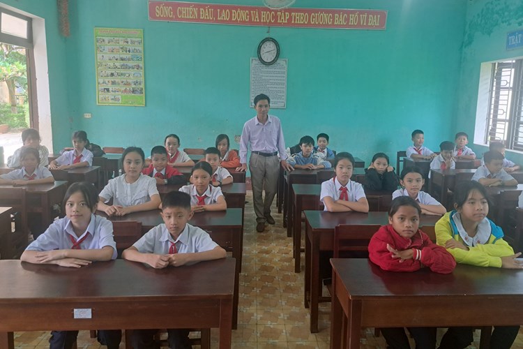 Thừa Thiên Huế: Đảm bảo môi trường giáo dục cho học sinh vùng cao - Anh 1