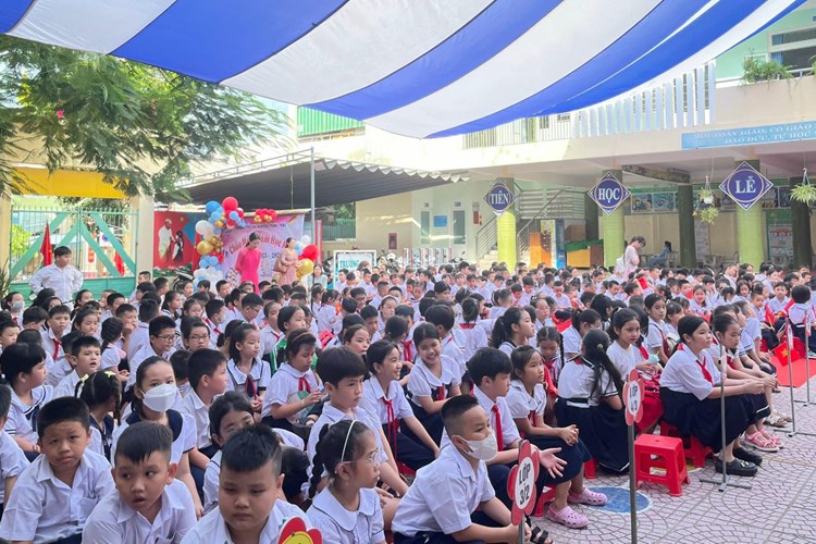 Đà Nẵng: Chưa tổ chức dạy học tiếng Anh với giáo viên người nước ngoài trong giờ chính khóa - Anh 1