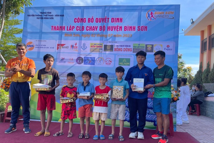 Lan tỏa phong trào chạy bộ trong cộng đồng ở huyện Bình Sơn - Anh 3