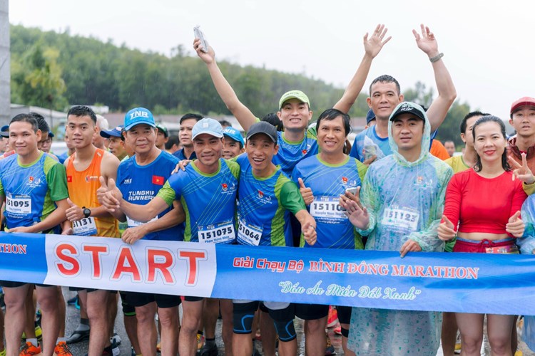 Lan tỏa phong trào chạy bộ trong cộng đồng ở huyện Bình Sơn - Anh 1