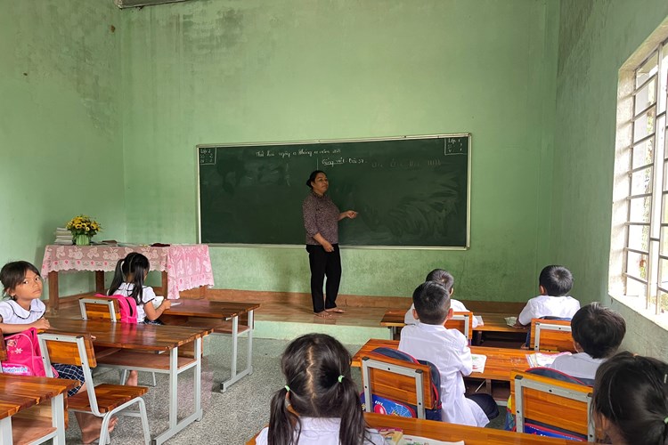 Cô giáo thầm lặng chắp cánh ước mơ cho học trò nơi rẻo cao - Anh 2