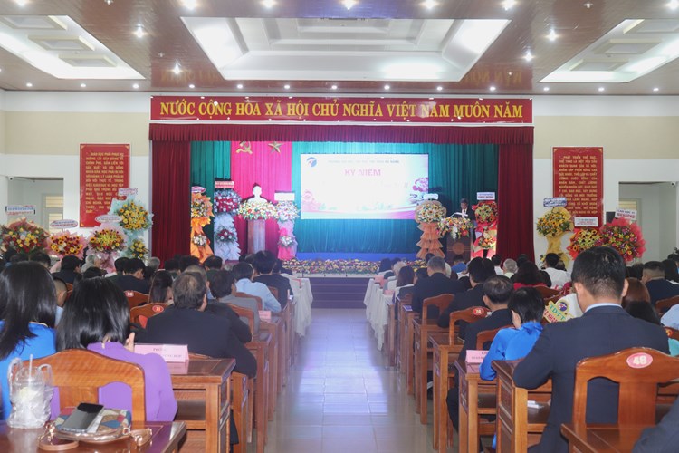 Trường Đại học Thể dục thể thao Đà Nẵng kỷ niệm Ngày Nhà giáo Việt Nam - Anh 2