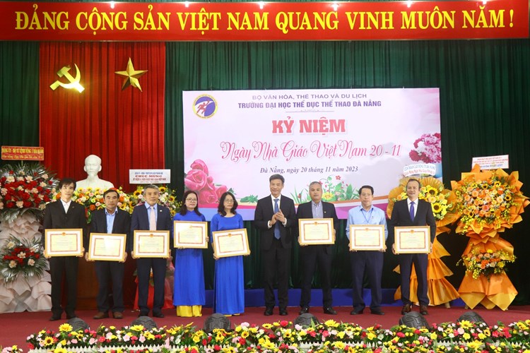 Trường Đại học Thể dục thể thao Đà Nẵng kỷ niệm Ngày Nhà giáo Việt Nam - Anh 1