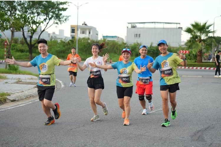 Đà Nẵng: 1.500 vận động viên chạy chinh phục bán đảo Sơn Trà - Anh 2