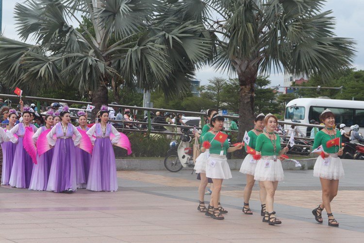 Đà Nẵng: Sôi động chuỗi sự kiện văn hóa - Anh 1