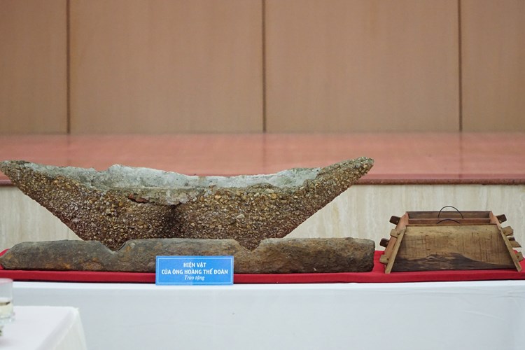 Bảo tàng Lịch sử tỉnh Thừa Thiên Huế tiếp nhận gần 80 hiện vật, tư liệu quý được hiến tặng - Anh 3