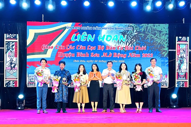 Liên hoan - Giao lưu các Câu lạc bộ dân ca Bài chòi huyện Bình Sơn - Anh 4