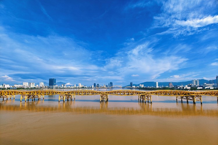 Đà Nẵng: Thí điểm tổ chức dịch vụ, du lịch về đêm trên cầu Nguyễn Văn Trỗi - Anh 1