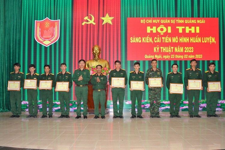 Phát huy sức trẻ lực lượng vũ trang tỉnh Quảng Ngãi - Anh 4