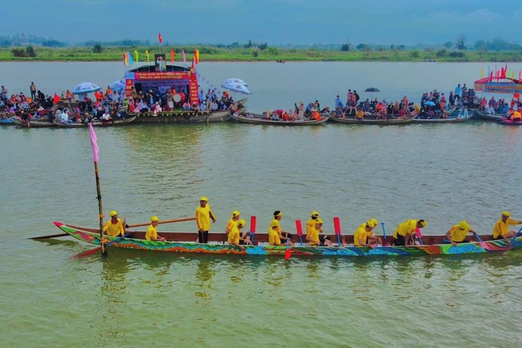 Lễ hội đua thuyền truyền thống xã Tịnh Long là Di sản văn hóa phi vật thể quốc gia - Anh 1
