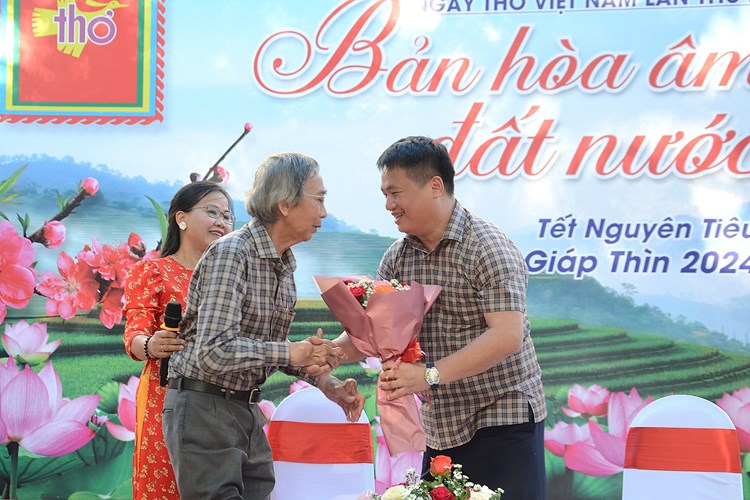 Đặc sắc Ngày thơ Việt Nam tại Quảng Ngãi - Anh 5