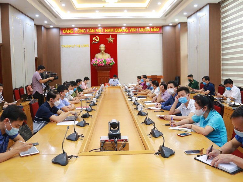Quảng Ninh: Tạm dừng các hoạt động kích cầu du lịch ở thành phố Hạ Long - Anh 1