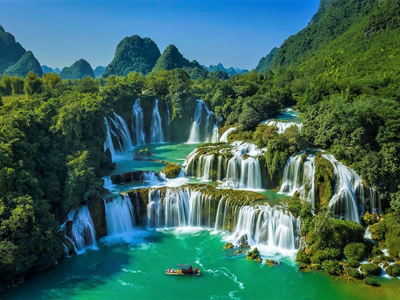 Chương trình hành động phát triển du lịch giai đoạn 2021- 2025: Đưa Việt Nam thành điểm đến đặc biệt hấp dẫn - Anh 2