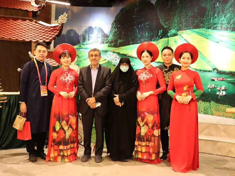 Cựu Tổng thống Cộng hòa Hồi giáo Iran tới thăm Nhà Triển lãm Việt Nam tại EXPO 2020 Dubai - Anh 2