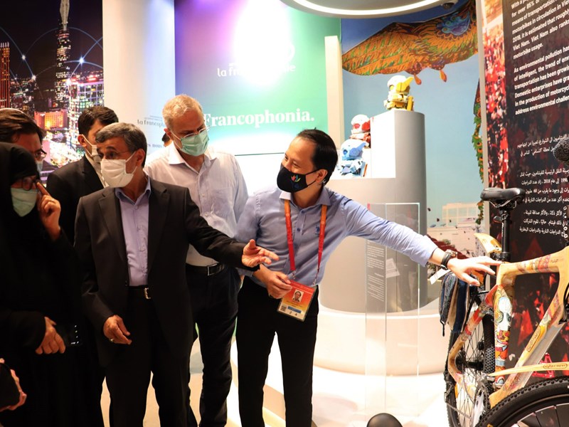 Cựu Tổng thống Cộng hòa Hồi giáo Iran tới thăm Nhà Triển lãm Việt Nam tại EXPO 2020 Dubai - Anh 4