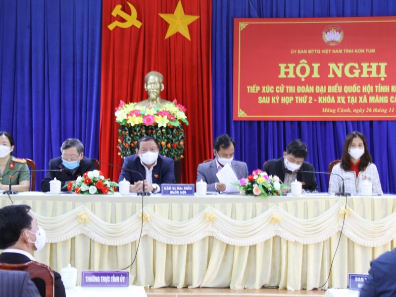 Bộ trưởng Nguyễn Văn Hùng tiếp xúc cử tri huyện Kon Plông, tỉnh Kon Tum - Anh 1