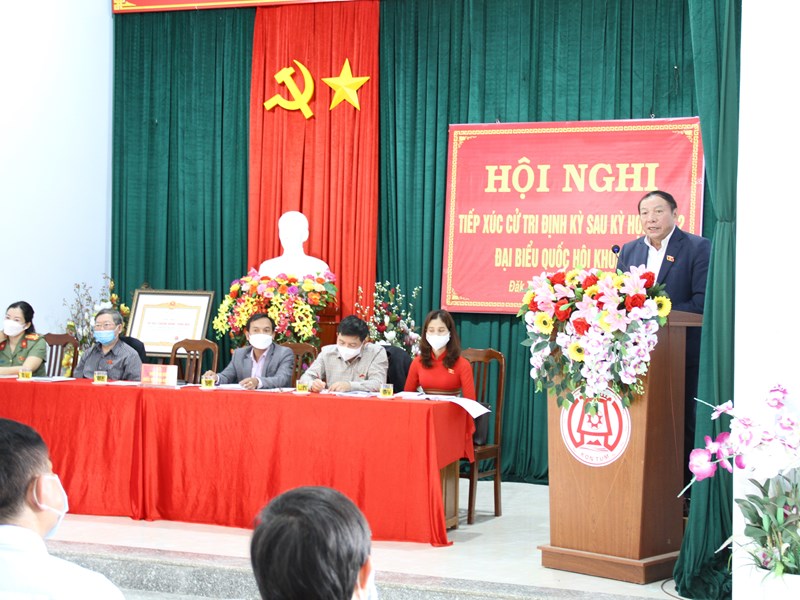 Tiếp xúc cử tri tại Kon Tum, Bộ trưởng Nguyễn Văn Hùng: Bộ VHTTDL sẽ đồng hành cùng tỉnh bảo tồn và phát huy các giá trị di tích, danh thắng gắn với việc phát triển du lịch - Anh 1