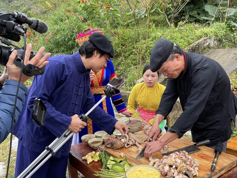 Tour online trải nghiệm ẩm thực và làng nghề truyền thống Hà Giang - Anh 1