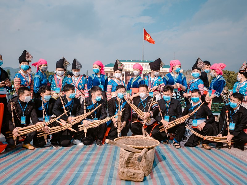 Rộn ràng hội thi giã bánh giầy của đồng bào dân tộc Mông - Anh 4