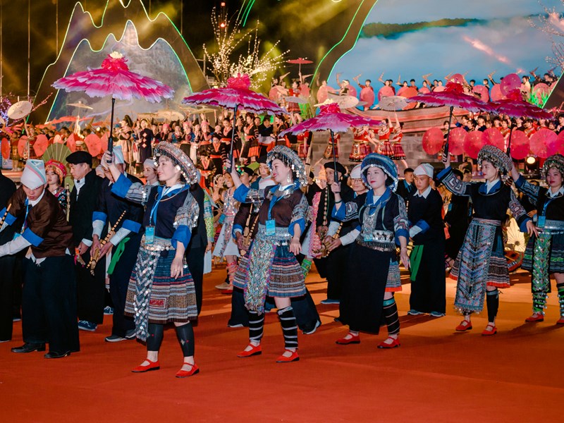 Khai mạc Ngày Hội văn hóa dân tộc Mông lần III năm 2021: Tôn vinh văn hóa của một dân tộc giàu truyền thống - Anh 10
