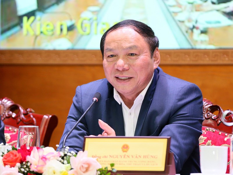 Bộ trưởng Nguyễn Văn Hùng: Đây là thời điểm chín muồi để mở cửa toàn bộ du lịch quốc tế - Anh 2