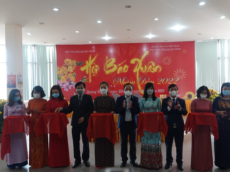 Quảng Bình tổ chức hội báo xuân Nhâm Dần năm 2022 - Anh 1