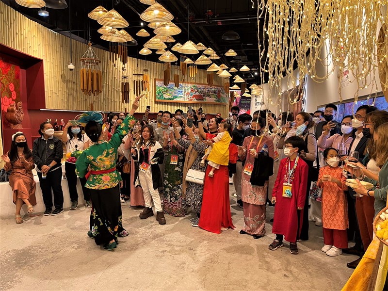Lần đầu tiên giới thiệu “Văn hoá ngày Tết của người Việt” tại EXPO - Anh 1