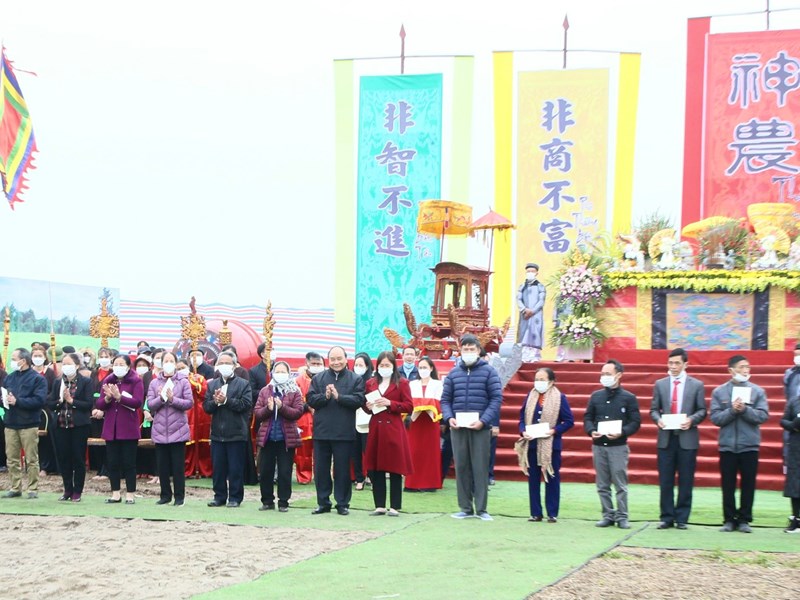 Chủ tịch nước Nguyễn Xuân Phúc dự Lễ hội Tịch điền - Anh 17