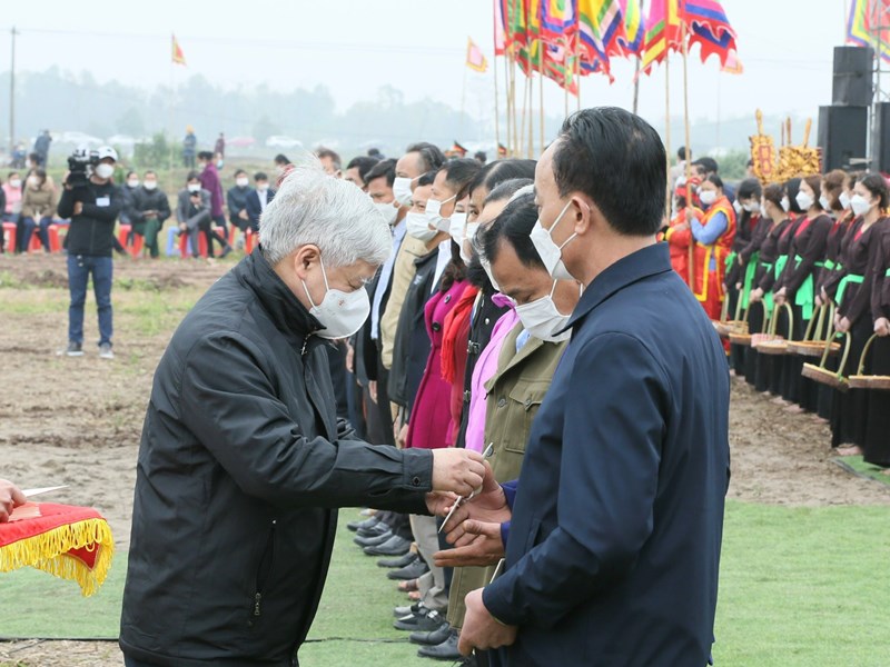 Chủ tịch nước Nguyễn Xuân Phúc dự Lễ hội Tịch điền - Anh 16