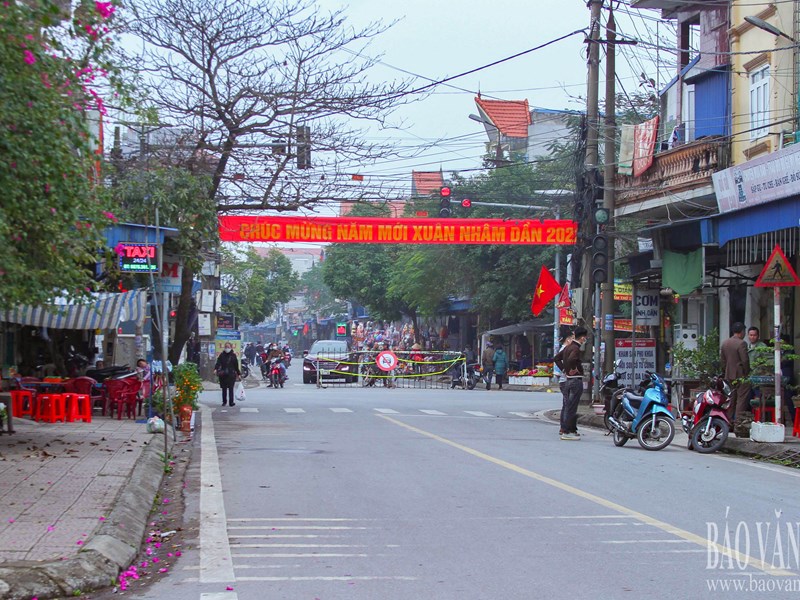 Nam Định: Tiểu thương nghiêm chỉnh chấp hành thông báo dừng tổ chức chợ Viềng - Anh 1