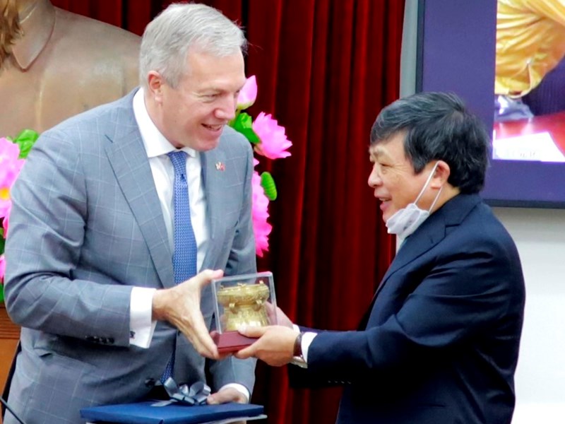 Doanh nghiệp Hoa Kỳ quan tâm việc mở cửa du lịch của Việt Nam - Anh 3