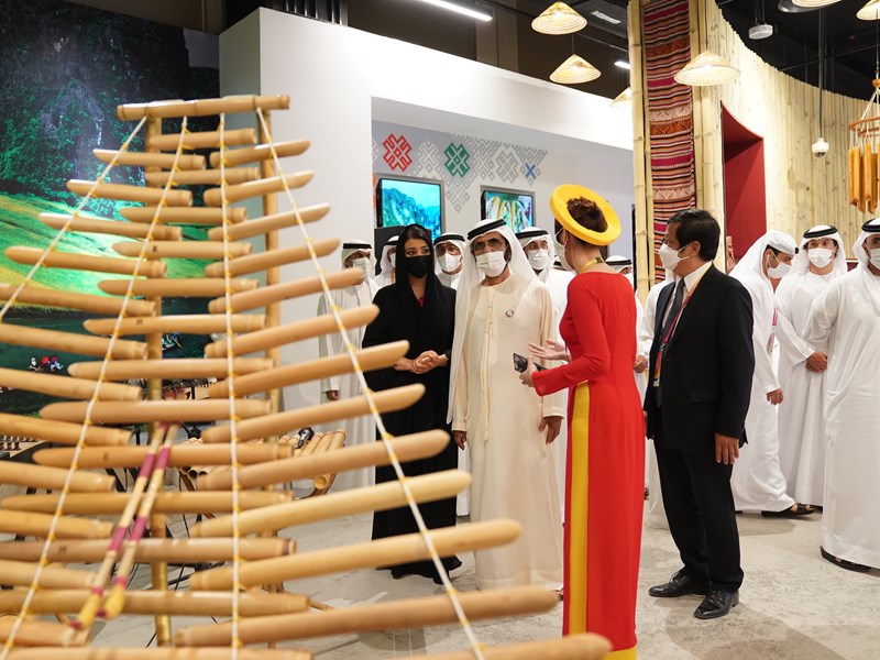 Quốc vương Dubai, Thủ tướng UAE ấn tượng khi thăm Nhà Triển lãm Việt Nam - Anh 3