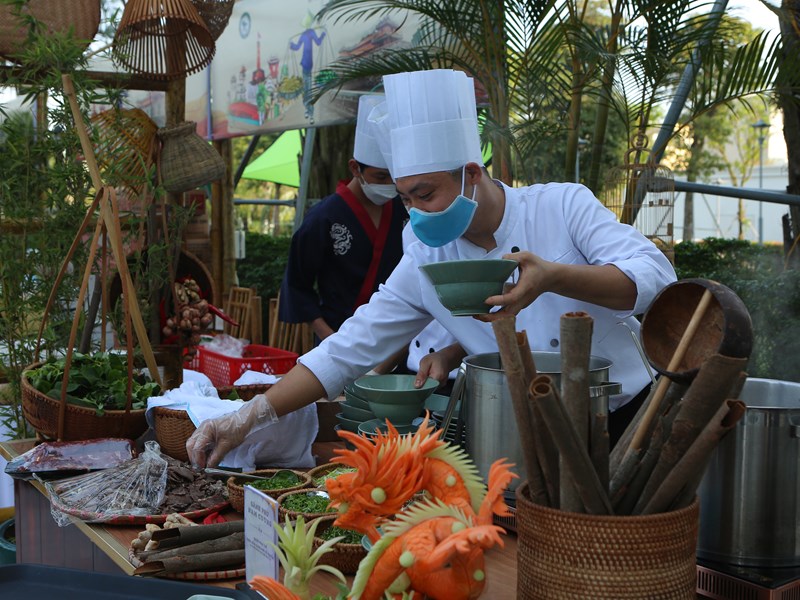 Tinh hoa ẩm thực dân tộc qua bàn tay các nghệ nhân Việt - Anh 3