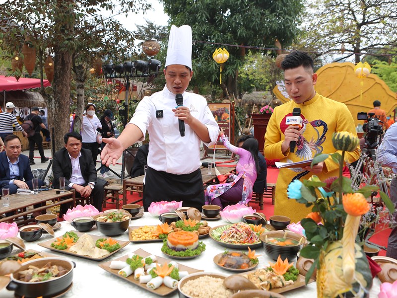Ẩm thực chay, nét văn hóa đặc sắc của người Việt - Anh 9