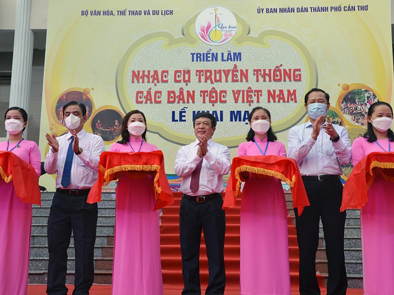 Bộ trưởng Nguyễn Văn Hùng: Các đơn vị trực thuộc Bộ tại TP Cần Thơ phải lan tỏa thương hiệu toàn ngành nơi vùng đất phương Nam - Anh 4