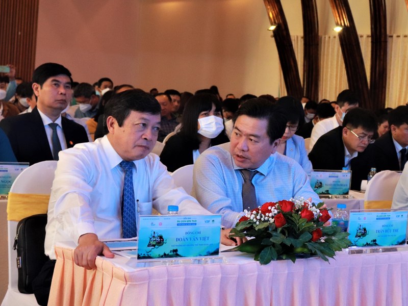 Bộ trưởng Nguyễn Văn Hùng: Các doanh nghiệp du lịch hãy đến với Kon Tum để viết nên thành công của chính mình - Anh 3
