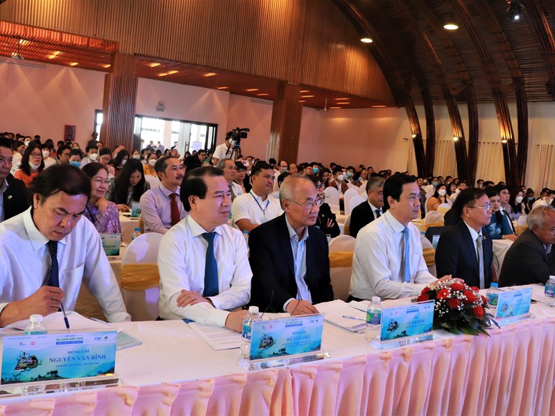Bộ trưởng Nguyễn Văn Hùng: Các doanh nghiệp du lịch hãy đến với Kon Tum để viết nên thành công của chính mình - Anh 4