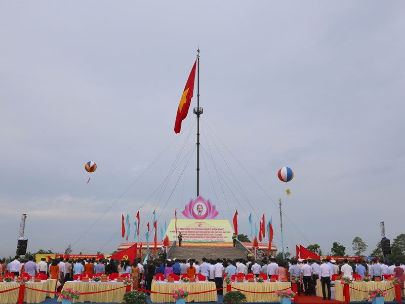 Lễ thượng cờ “Thống nhất non sông” và diễu binh, diễu hành tại Khu di tích lịch sử quốc gia đặc biệt Đôi bờ Hiền Lương – Bến Hải - Anh 1