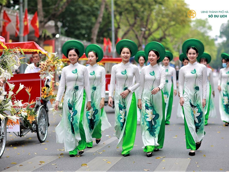 Lễ hội quà tặng du lịch Hà Nội 2022 thu hút 65.000 lượt người tham dự - Anh 1