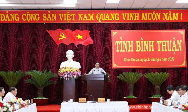 Thủ tướng: Bình Thuận cần chuyển đổi mạnh mẽ tư duy phát triển kinh tế, đảm bảo hài hoà với phát triển văn hóa, xã hội - Anh 1