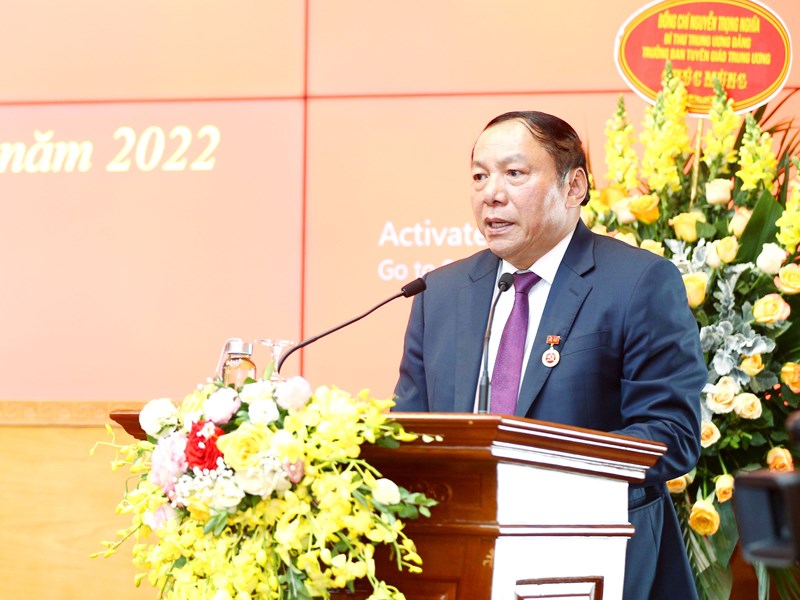 Thủ tướng dự Lễ trao Huy hiệu 40 năm tuổi Đảng tặng Bộ trưởng Bộ VHTTDL Nguyễn Văn Hùng - Anh 9