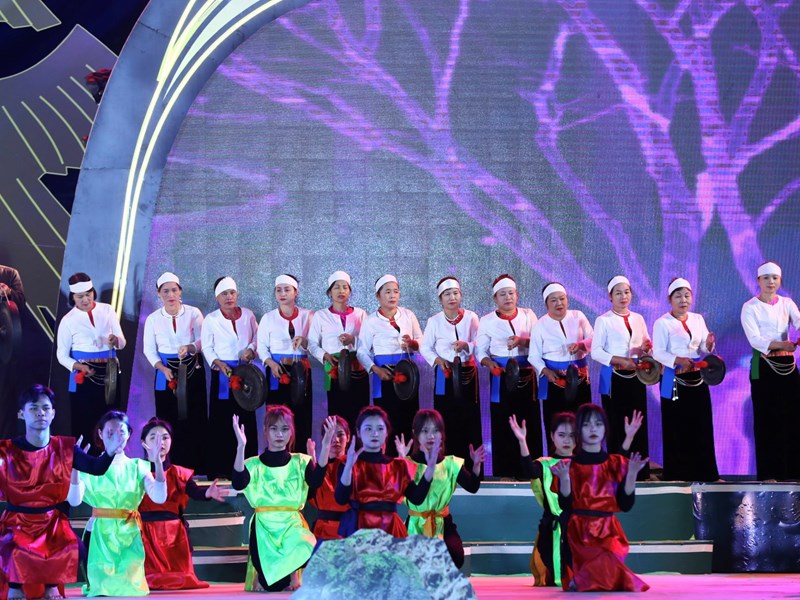 Bộ VHTTDL chủ động phối hợp tổ chức các chương trình nhằm phát huy  giá trị văn hoá cộng đồng các  dân tộc Việt Nam - Anh 17