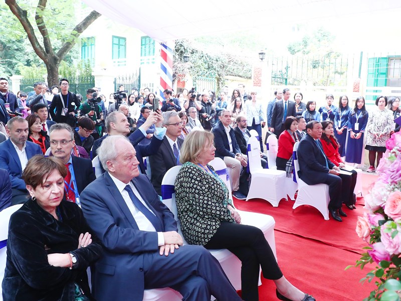 Tăng cường hợp tác văn hoá, góp phần thúc đẩy quan hệ đối tác chiến lược Việt Nam - Pháp - Anh 9