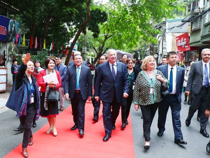 Tăng cường hợp tác văn hoá, góp phần thúc đẩy quan hệ đối tác chiến lược Việt Nam - Pháp - Anh 6