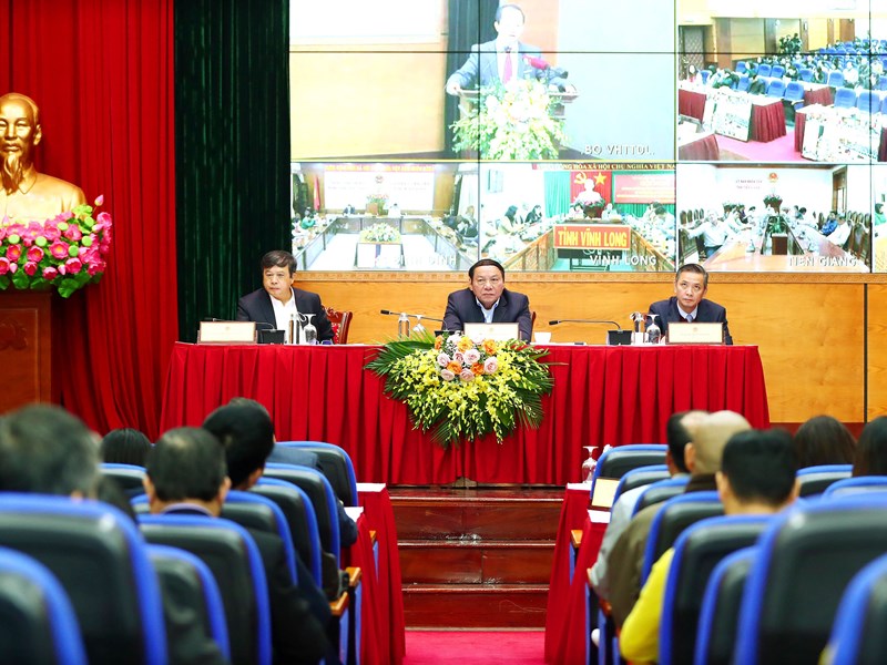 Bộ trưởng Nguyễn Văn Hùng: Văn hoá và công nghiệp văn hoá phải song hành cùng nền kinh tế thị trường, tạo ra lợi ích cho quốc gia - Anh 2