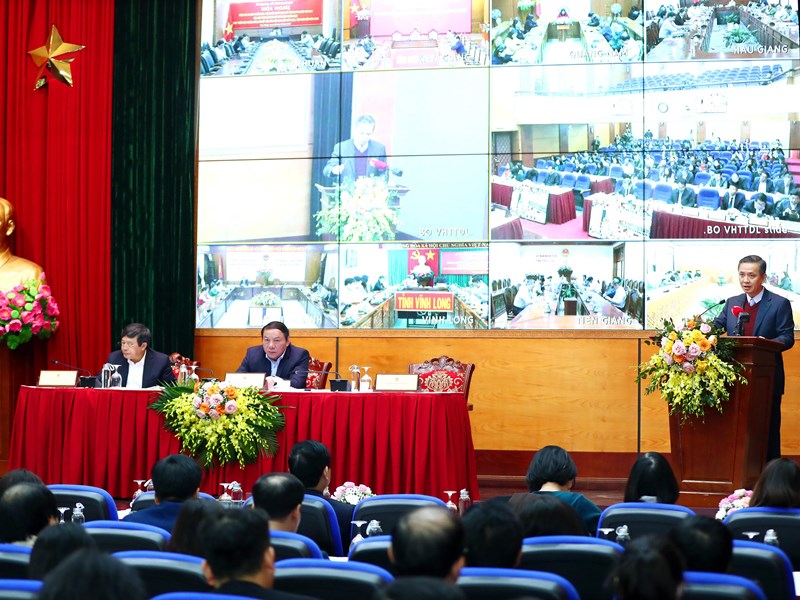 Bộ trưởng Nguyễn Văn Hùng: Văn hoá và công nghiệp văn hoá phải song hành cùng nền kinh tế thị trường, tạo ra lợi ích cho quốc gia - Anh 4